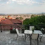 Under The Rocks Meteora Panoramic View 칼람파카