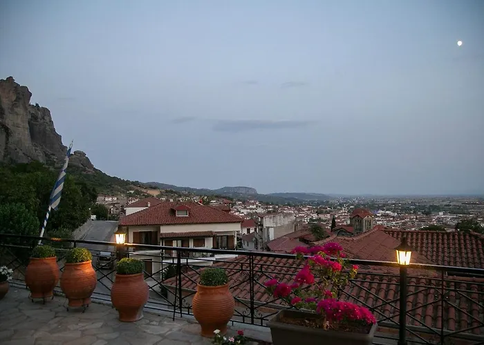 Under The Rocks Meteora Panoramic View Villa