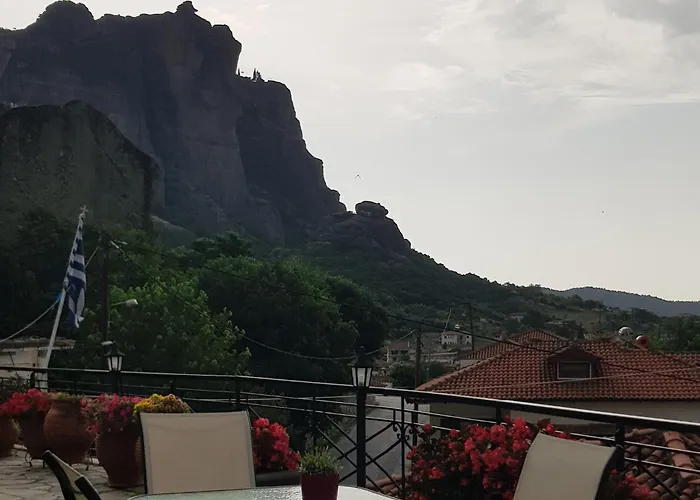 Under The Rocks Meteora Panoramic View Villa *